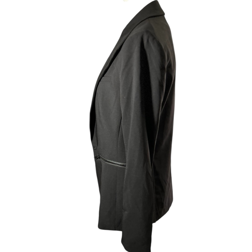 Truth Women's Elegant Black Blazer - Picture 4 of 13
